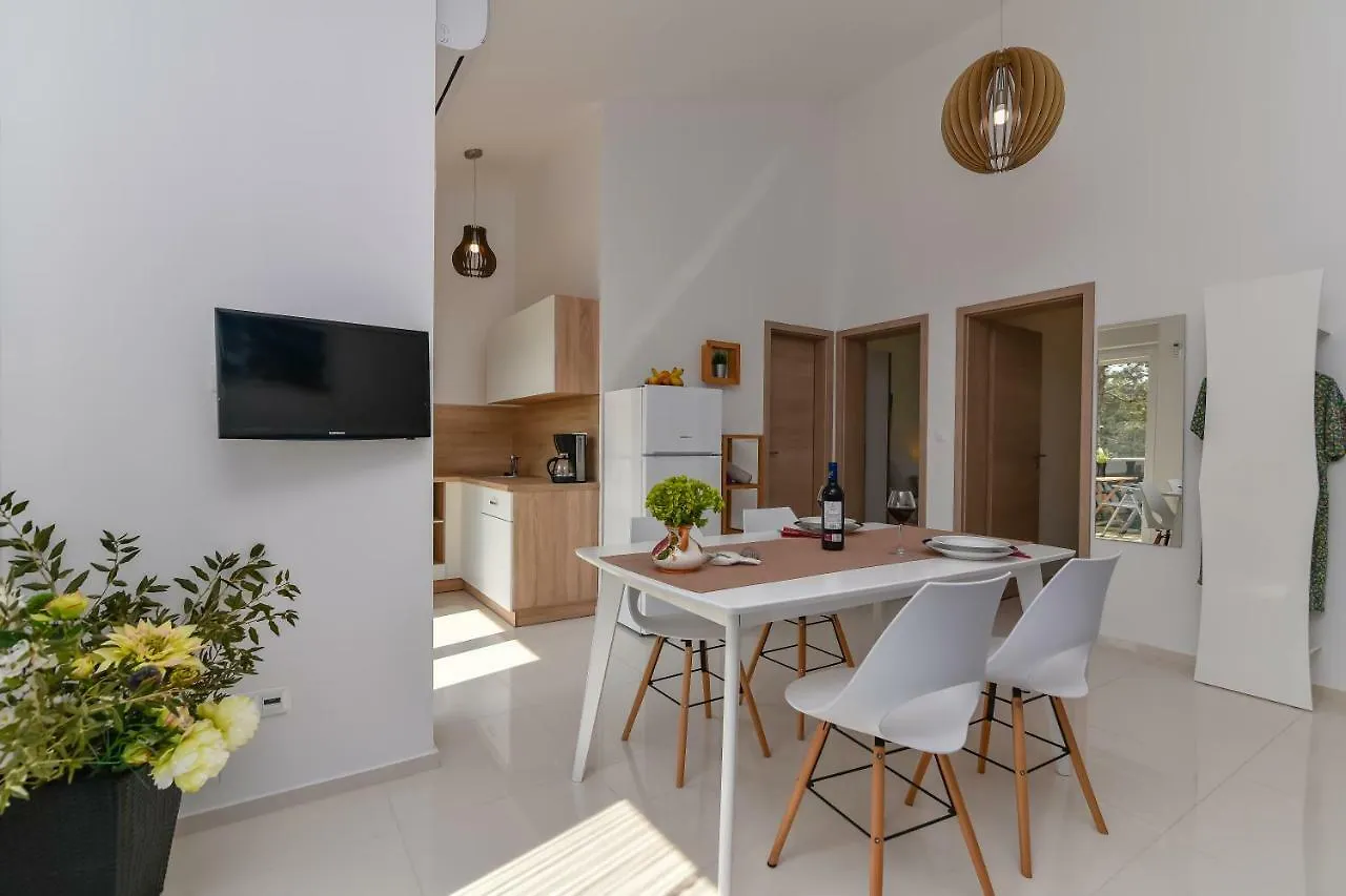 Denis Apartment Vir 0*,  Chorvatsko